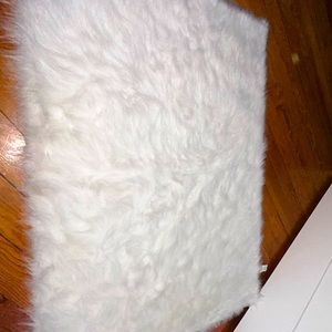 White clean rug